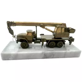 Сувенир из бронзы и мрамора "Автокран"